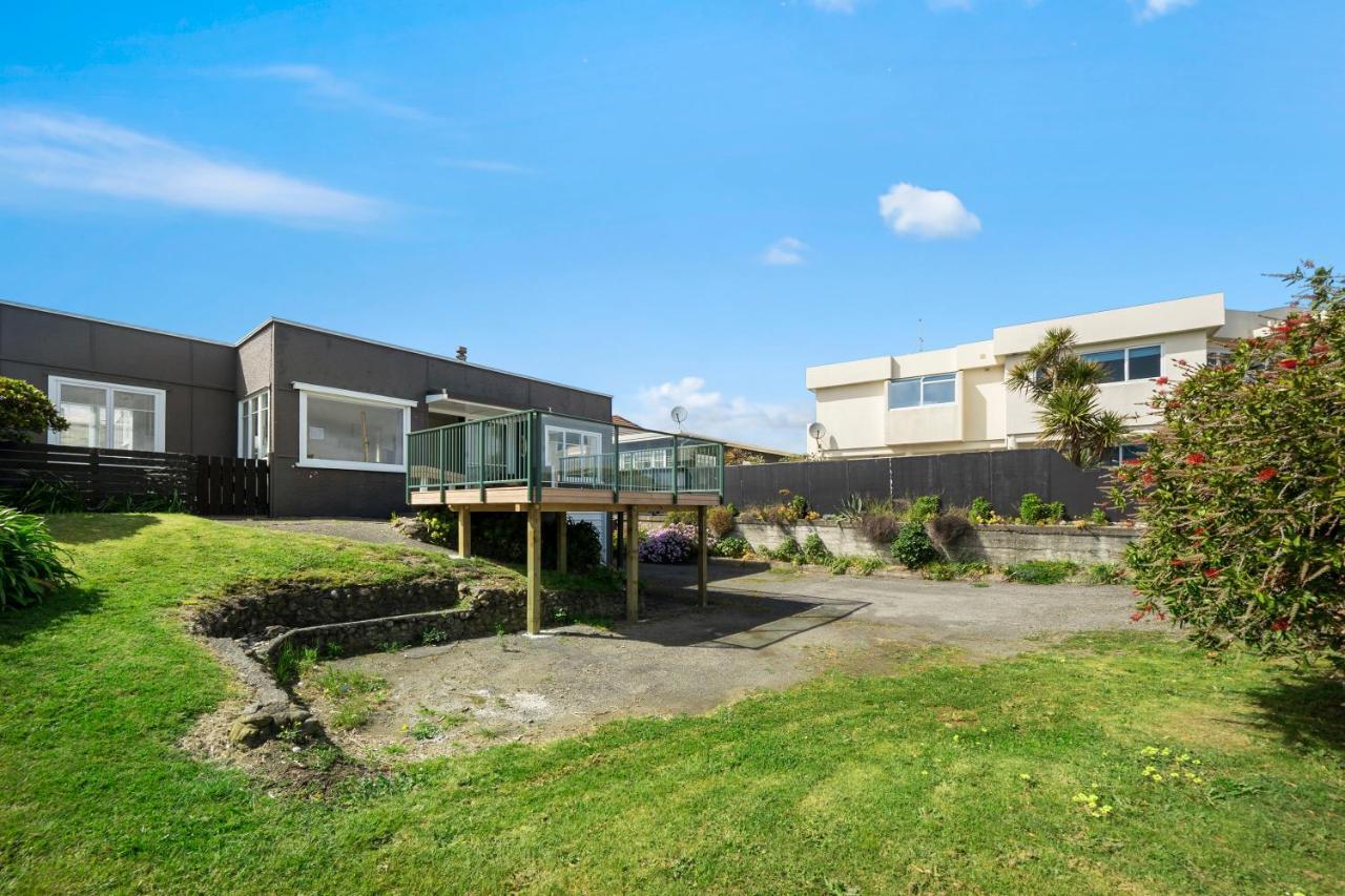 The Green Trout - Paraparaumu Beach Holiday Home Exteriör bild