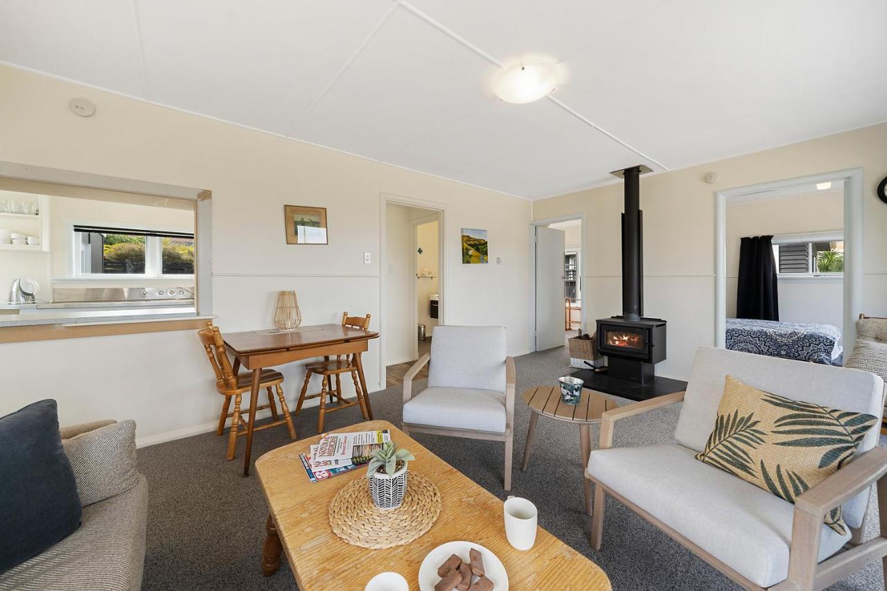 The Green Trout - Paraparaumu Beach Holiday Home Exteriör bild